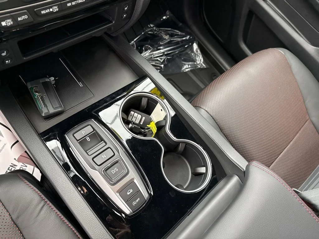 New 2026 Platinum White Pearl Honda Black Edition image 18