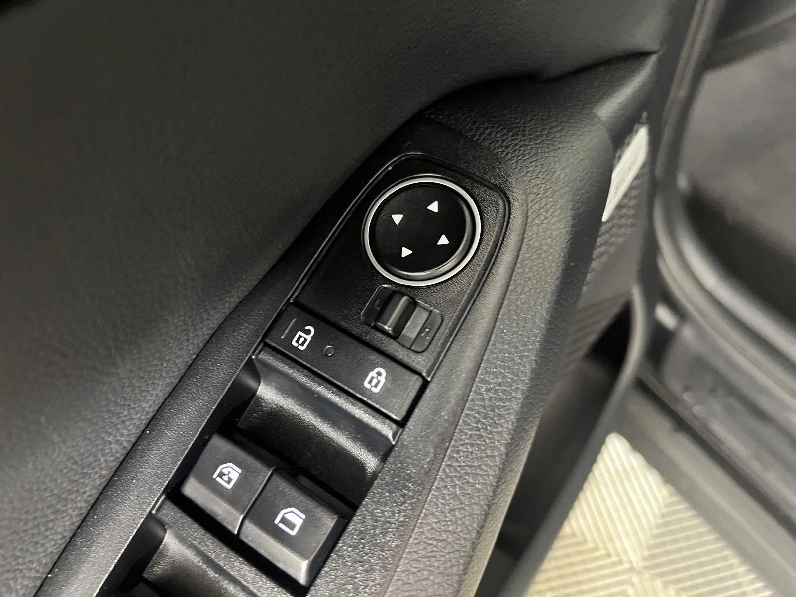 Used 2024 Fusion Black Kia SX image 16