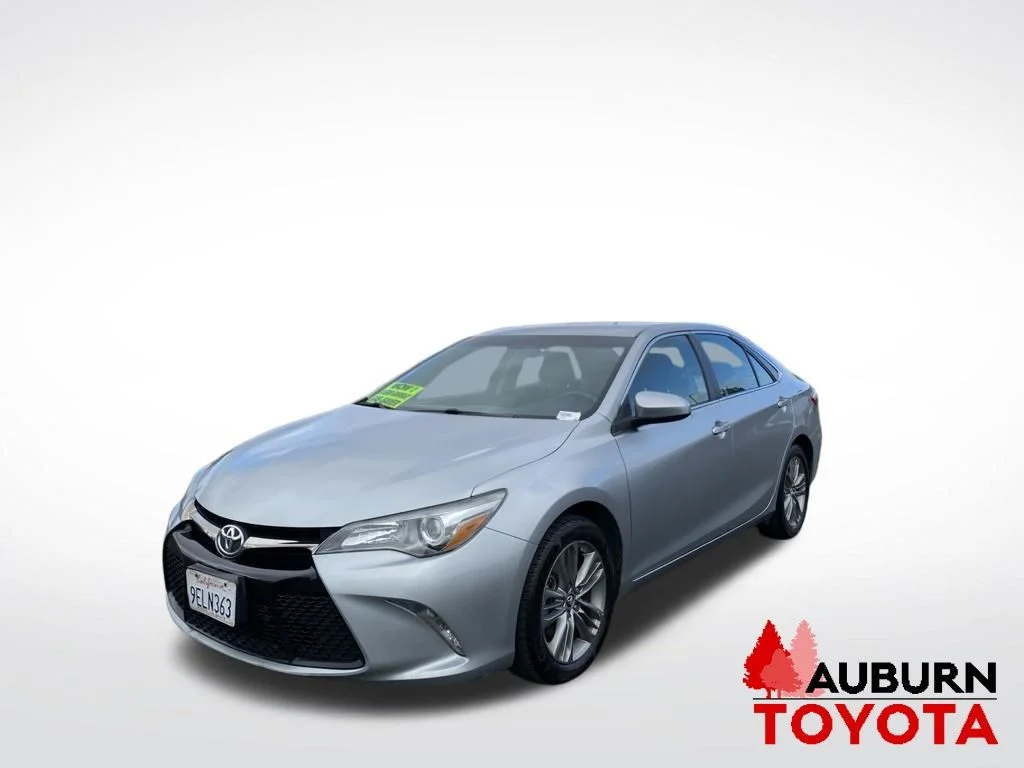 Used 2015 Celestial Silver Metallic Toyota SE image 3