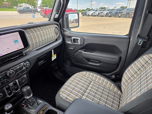 New 2026 Granite Crystal Metallic Clearcoat Jeep 85th Anniversary image 37