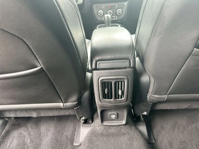 Used 2018 Gray Jeep Latitude image 23