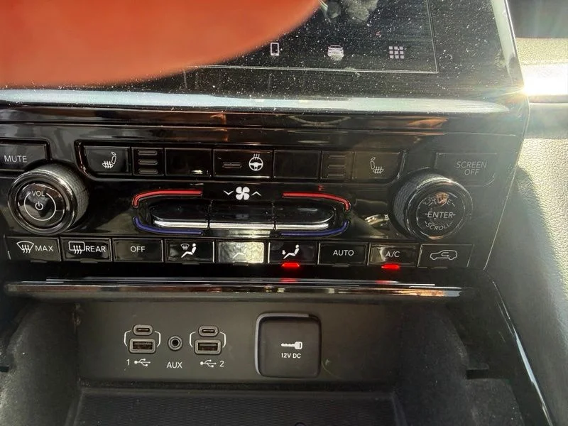 Used 2022 Gray Jeep Altitude image 12