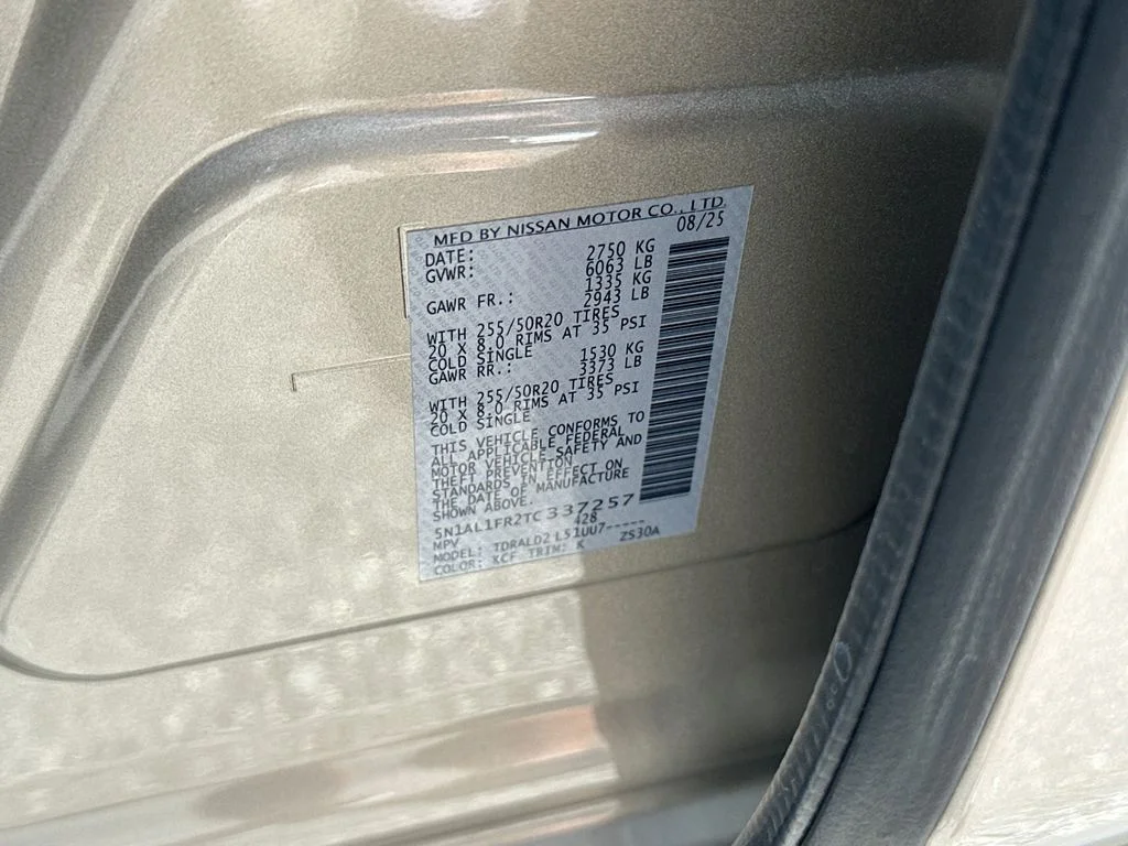 Used 2026 Silver INFINITI LUXE image 32