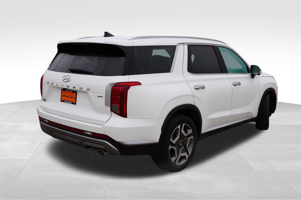 Used 2025 White Hyundai SEL Premium image 5