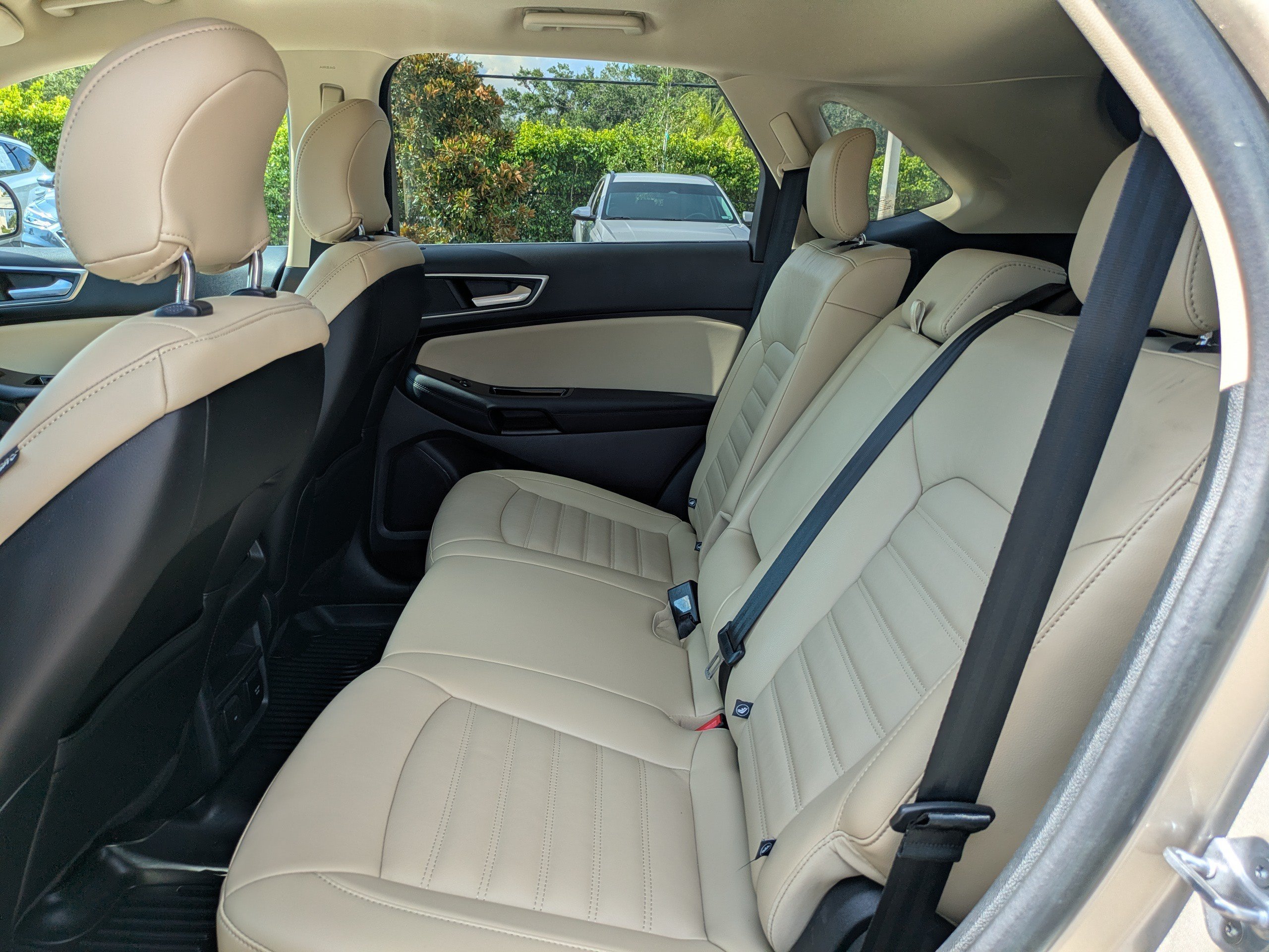 Used 2018  Ford SEL image 12