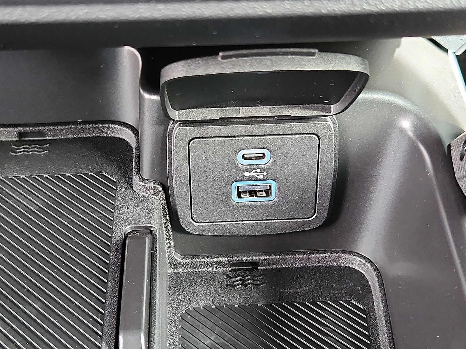 New 2025 Oxford White Ford Badlands&reg; image 20