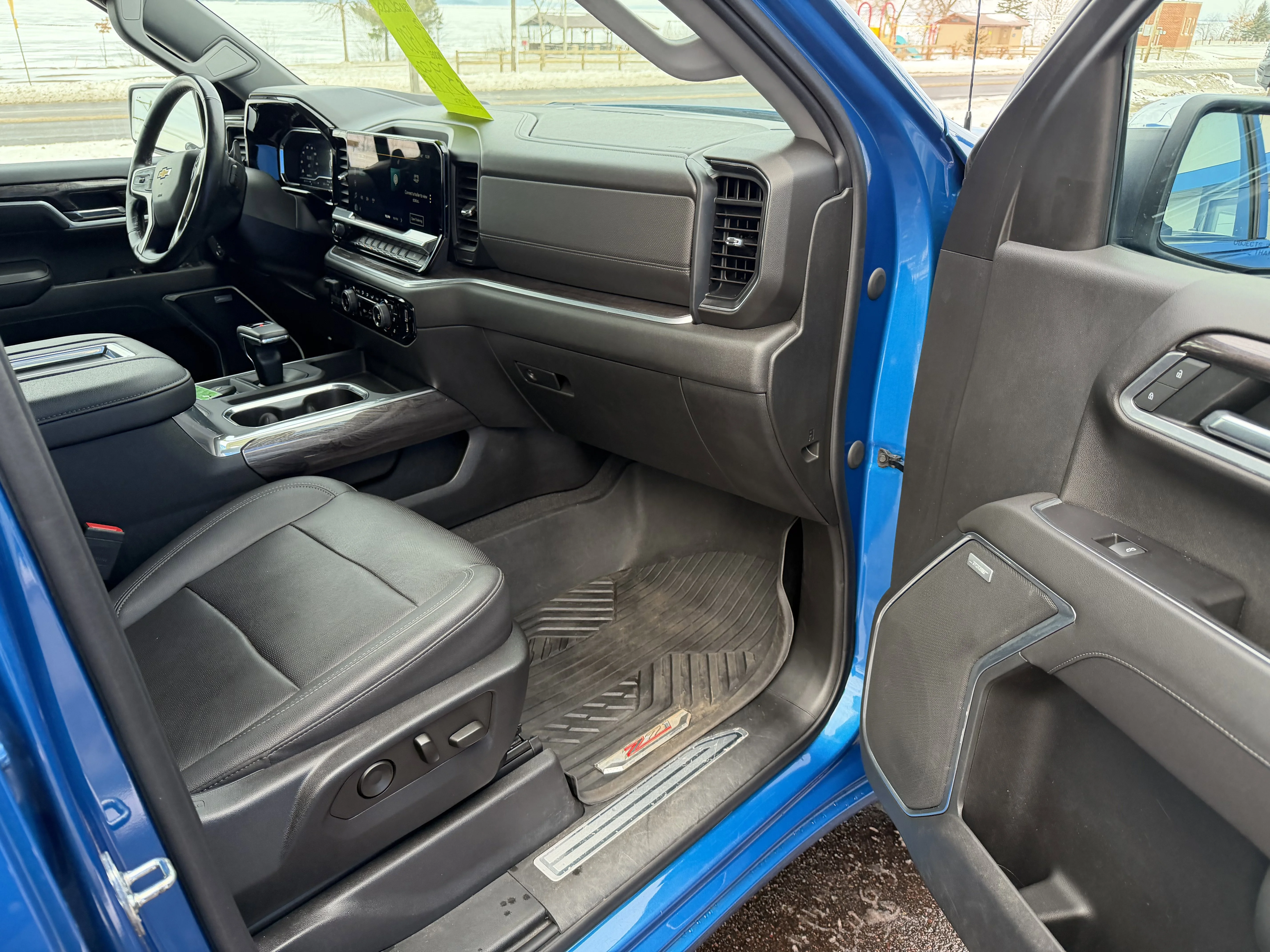 2022 Chevrolet Silverado 1500 LTZ - Photo 8