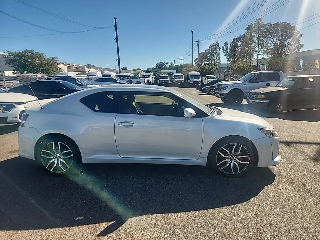 Used 2016 White Scion Base image 16
