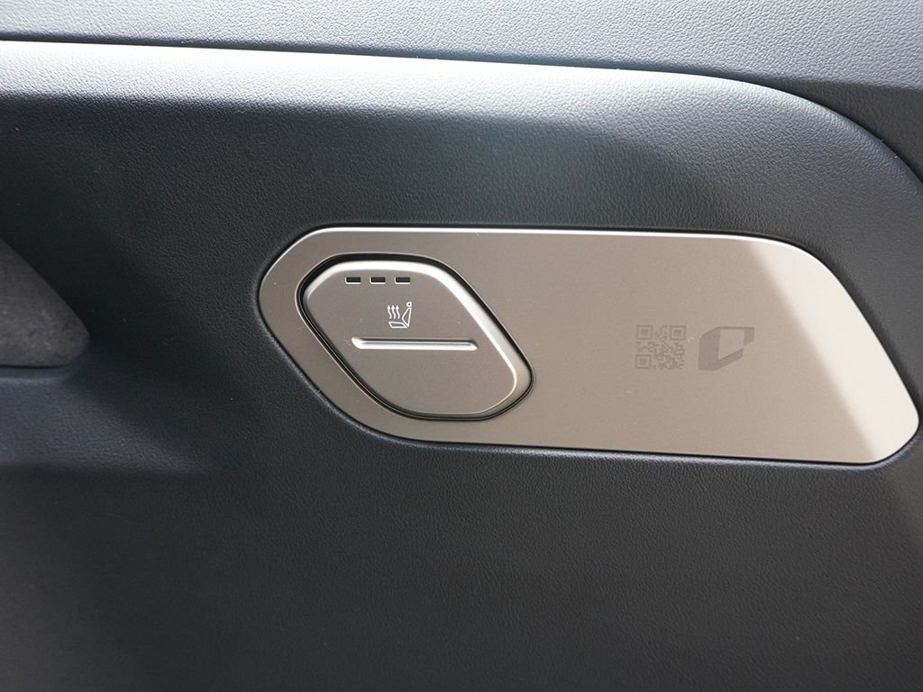 Used 2027 Black Kia S image 48