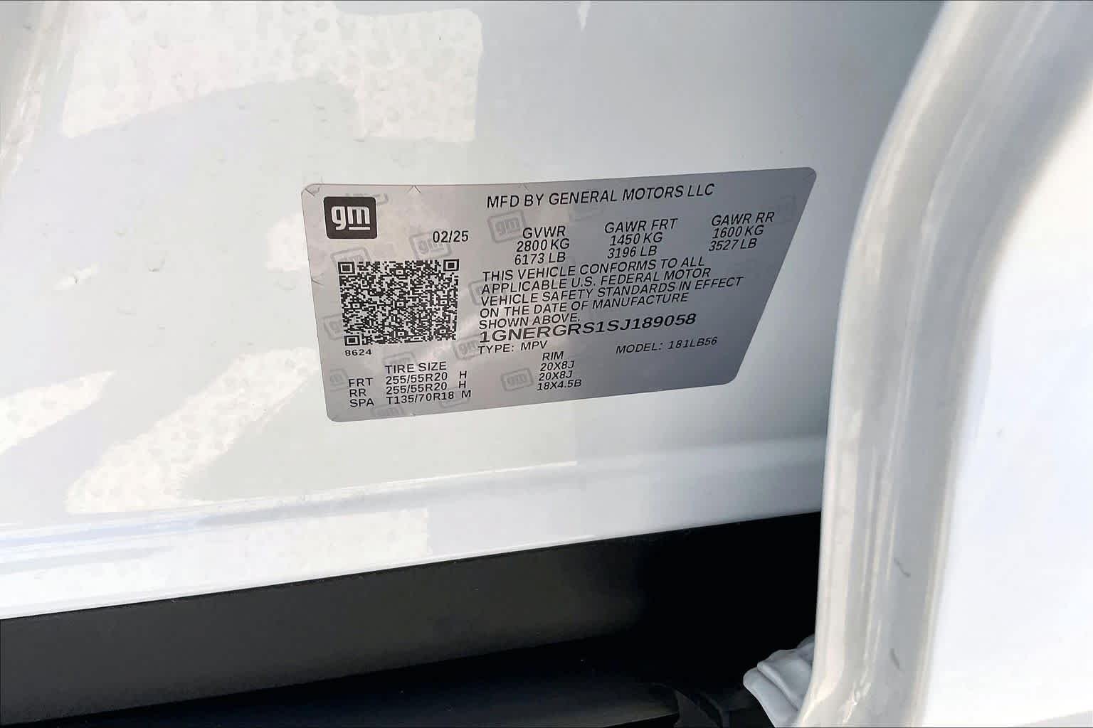 Used 2025 Summit White Chevrolet LT image 37