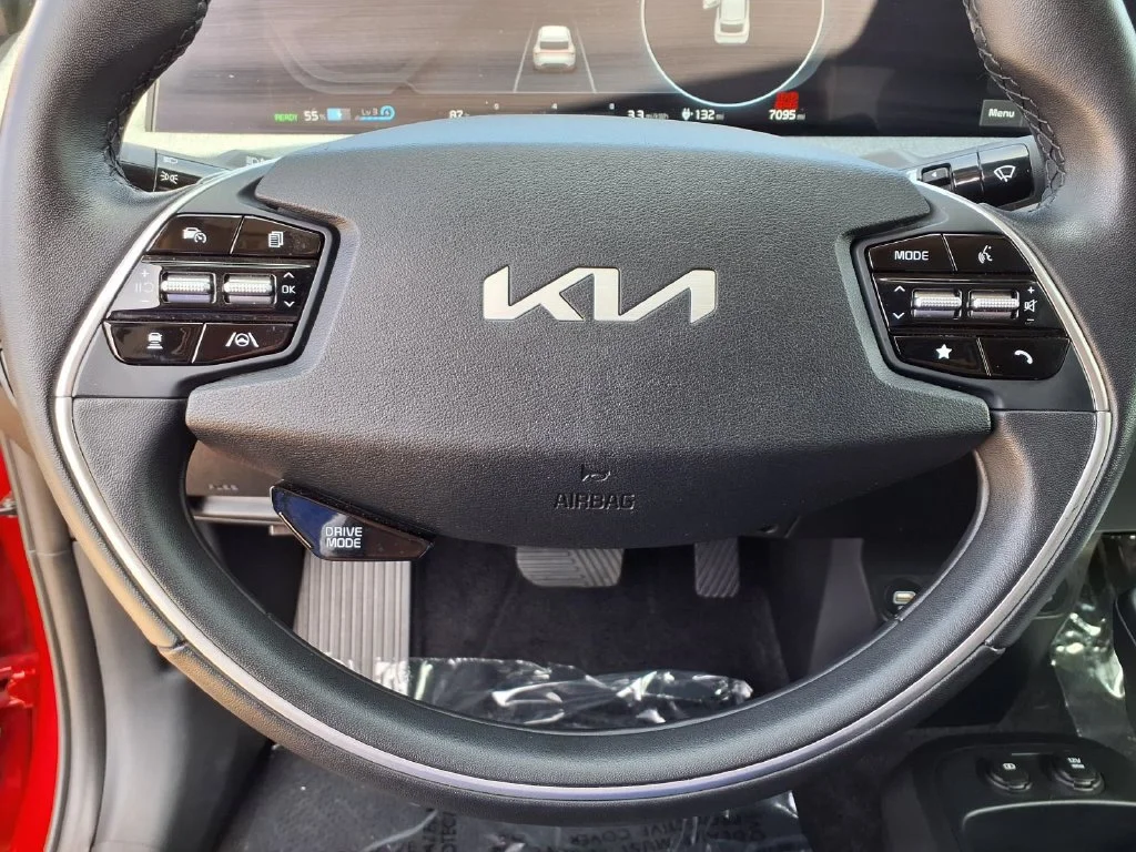 Certified Used 2023 Red Kia Wind image 20
