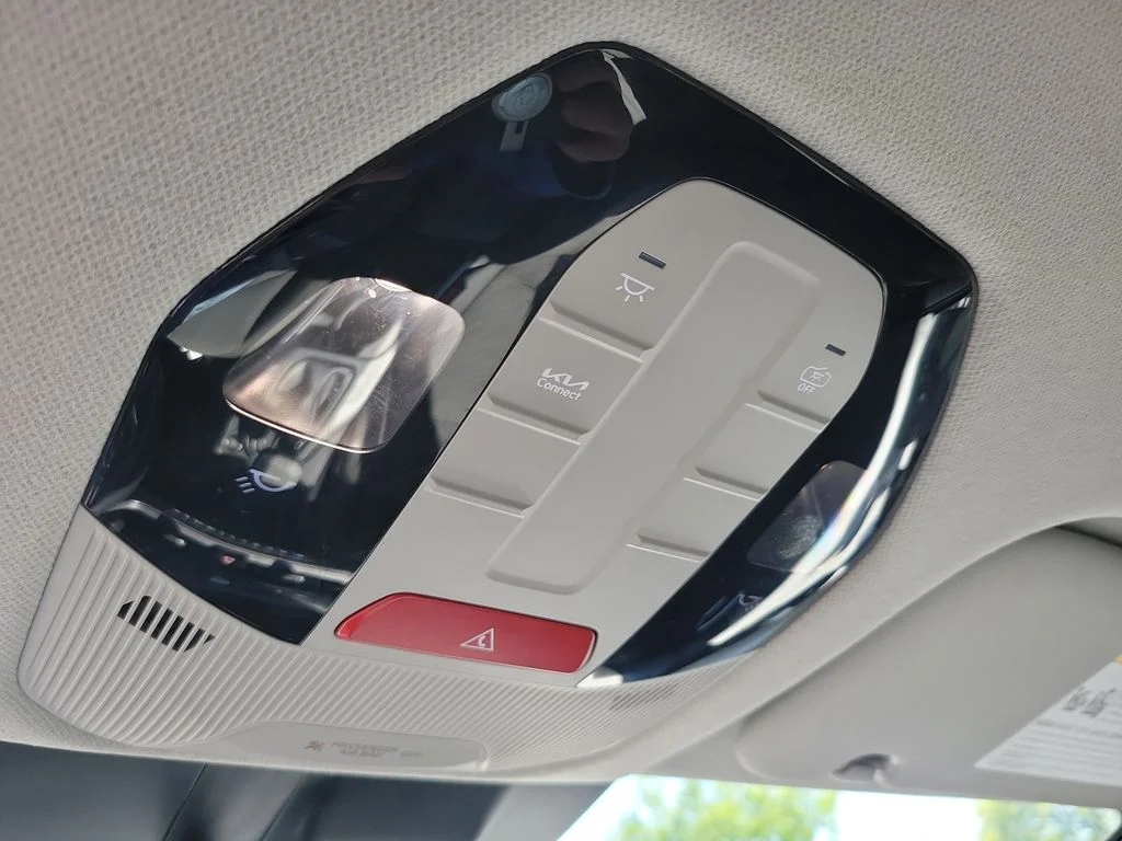 2025 Kia K4 LXS - Photo 33