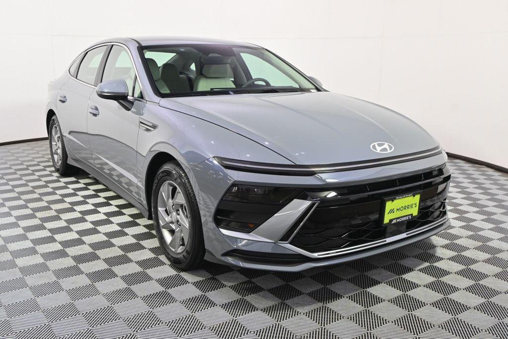 New 2026 Blue Hyundai SE image 9