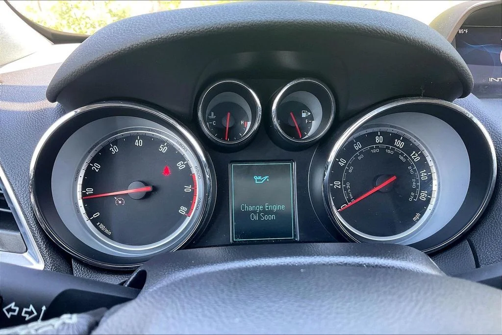 Used 2015 Red Buick Base image 20