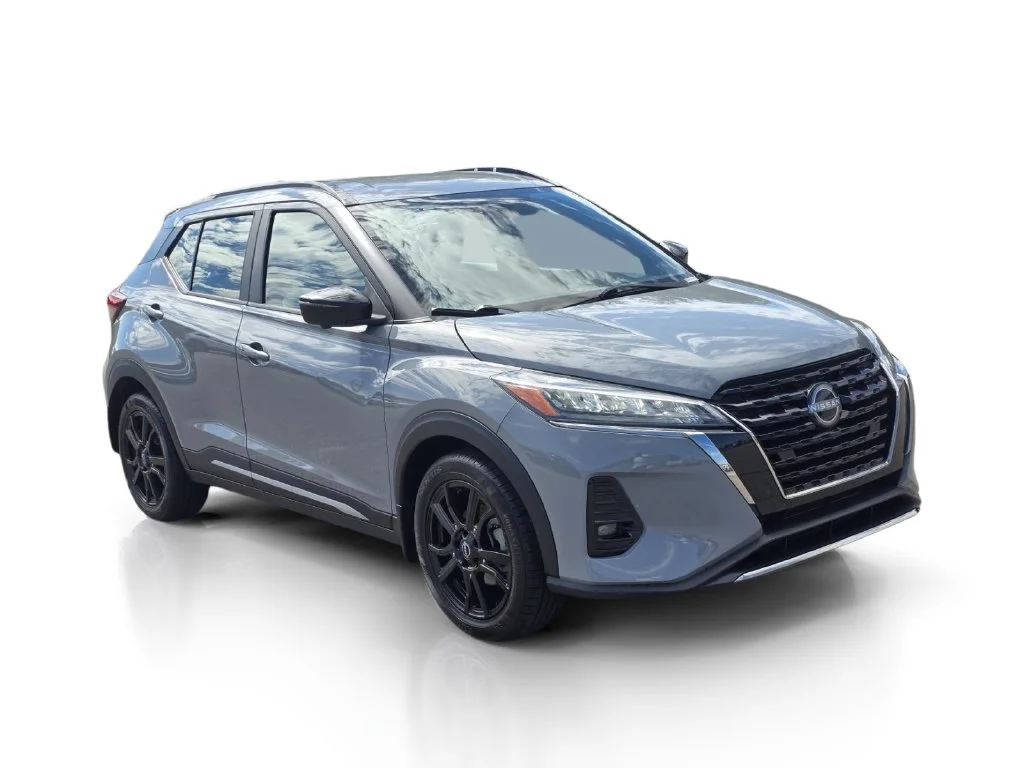 Used 2024 Gray Nissan SR image 4