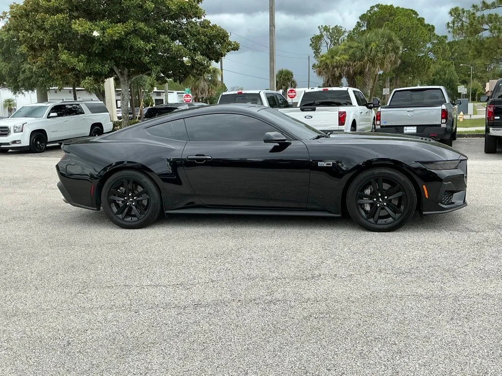 Used 2025 Black Ford GT image 19