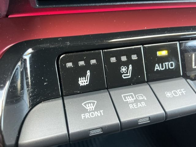Used 2024  Toyota XSE Premium image 23