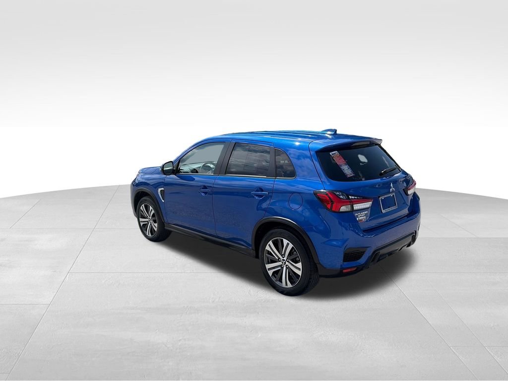Used 2025 Blue Mitsubishi 2.0 SE image 3