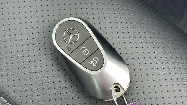 Certified Used 2026 Polar White Mercedes-Benz GLC 350e image 37
