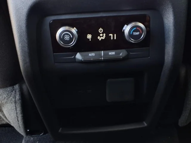 2026 GMC Acadia Elevation - Photo 11
