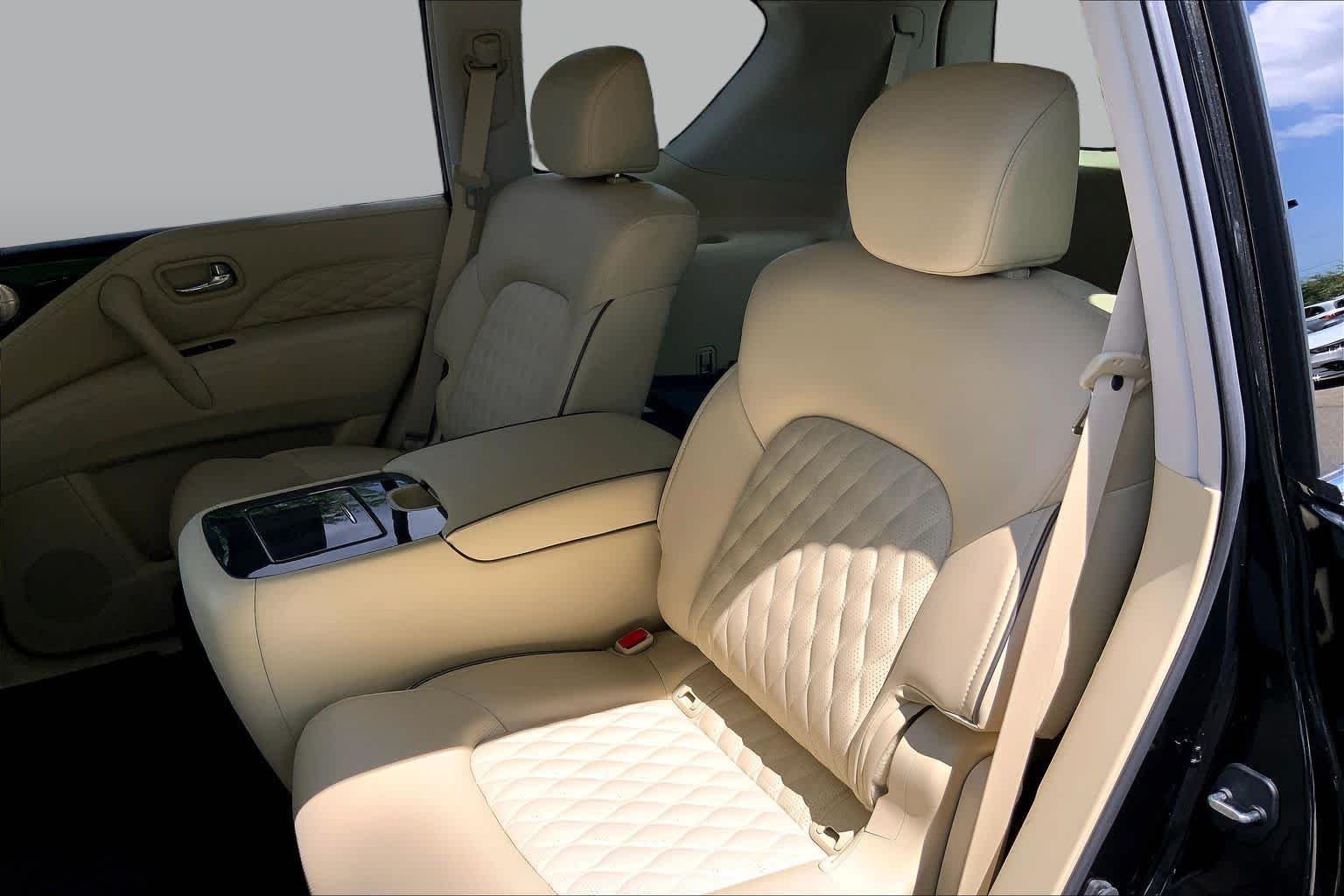 Used 2020 Mineral Black INFINITI LUXE image 21