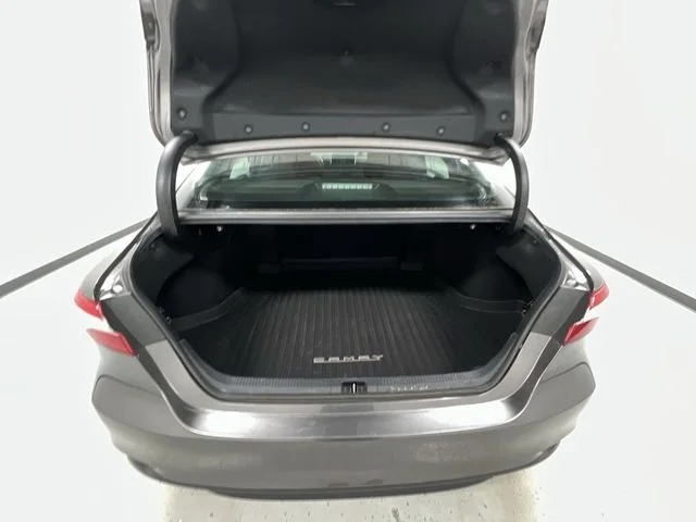 2020 Toyota Camry LE - Photo 24