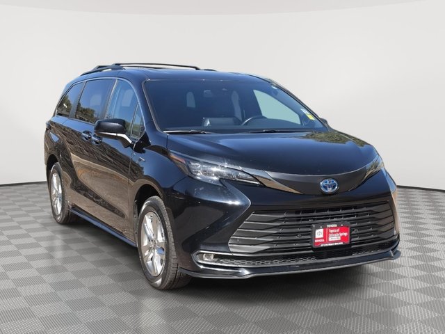 2022 Toyota Sienna Woodland Edition