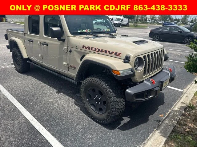 Used 2022  Jeep Mojave image 1