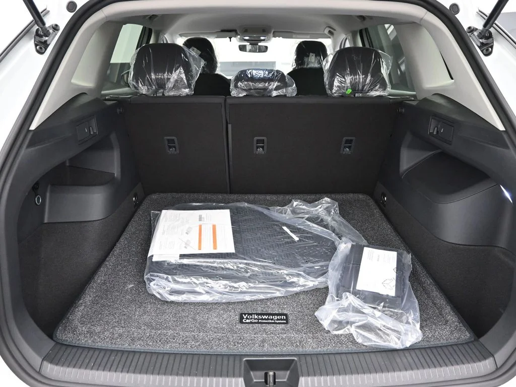 New 2026 Pure White Volkswagen 2.0T S image 9