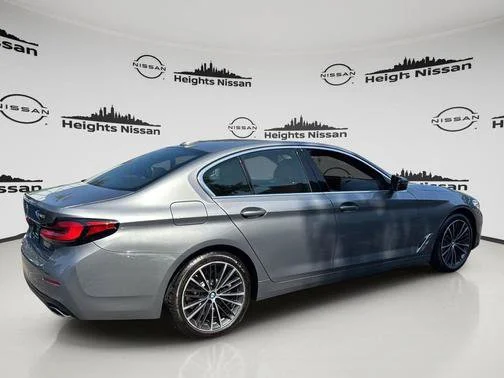 Used 2023 Gray BMW 540i xDrive image 9