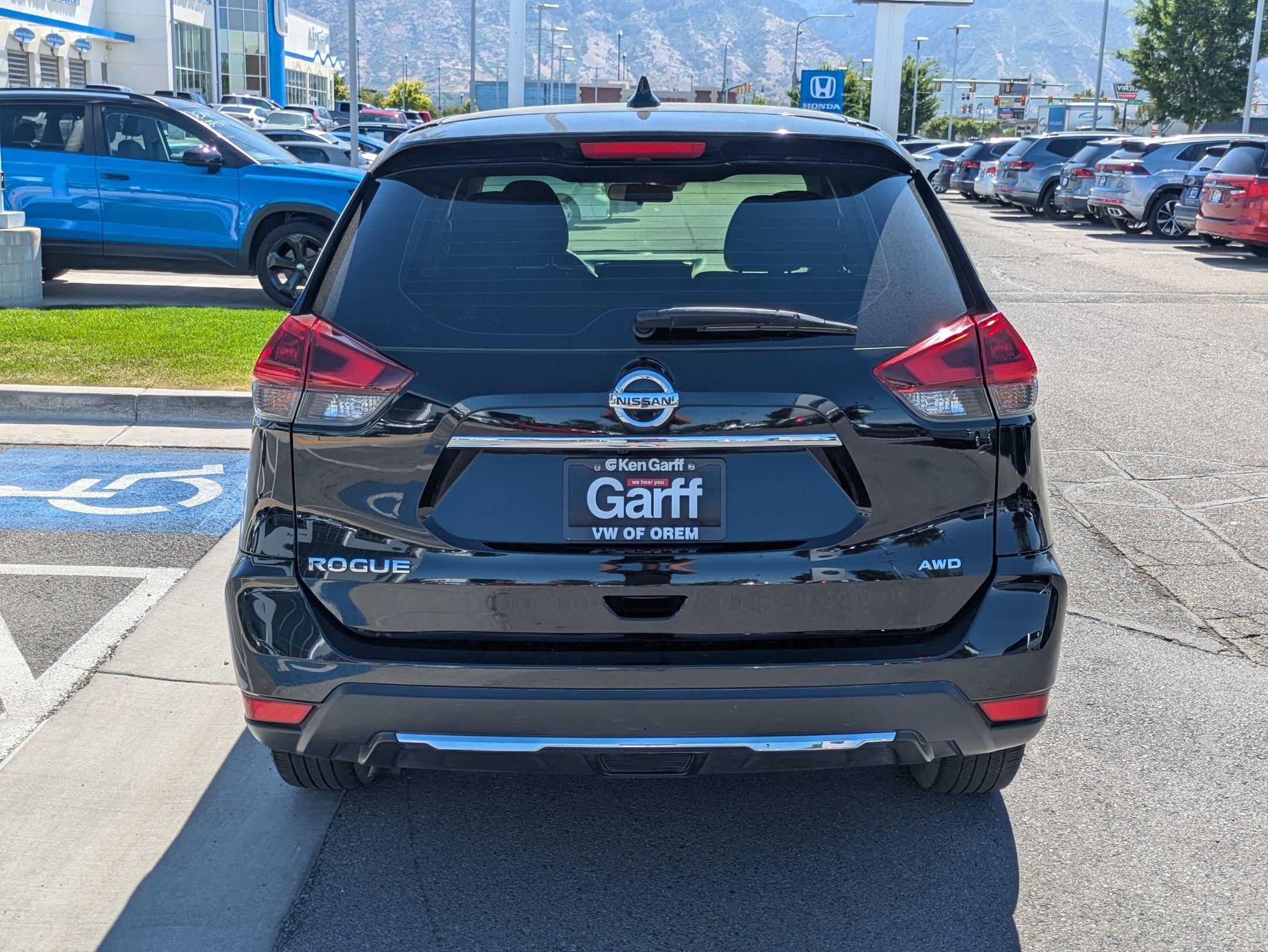 Used 2020 Magnetic Black Pearl Nissan S image 4
