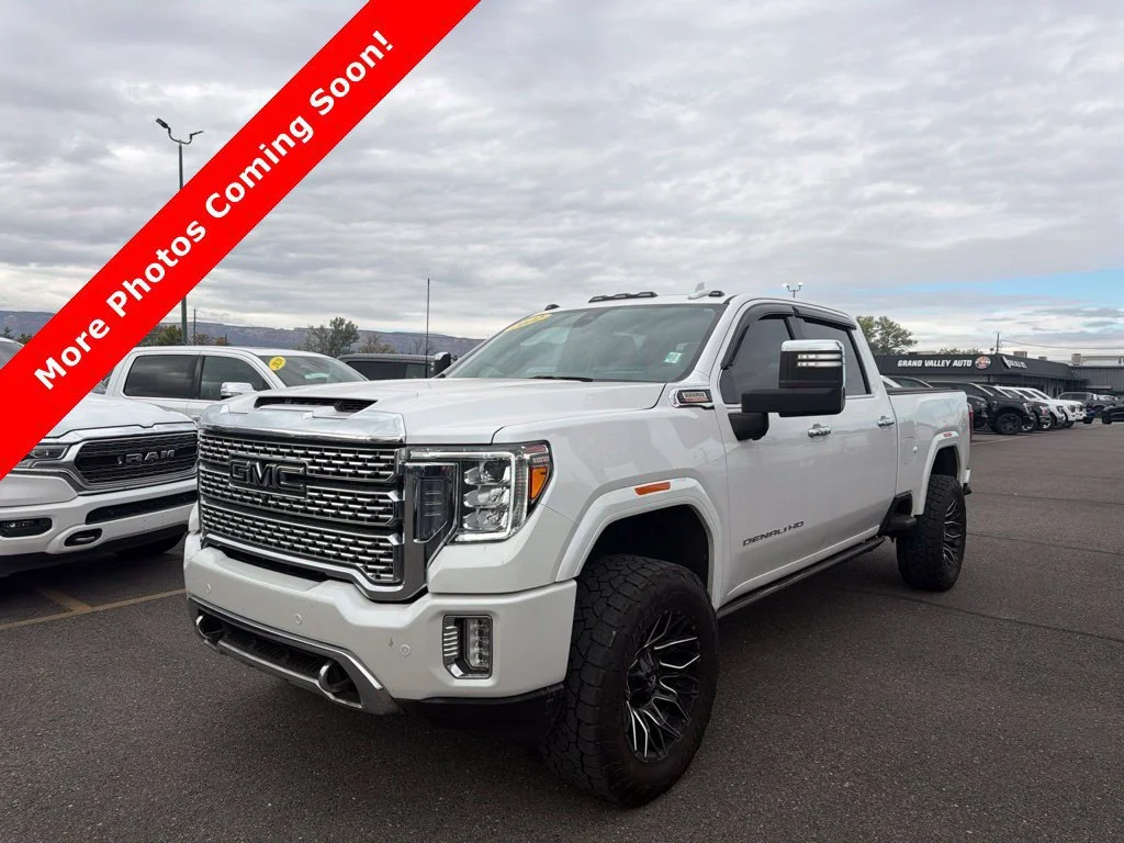 Used 2022 White GMC Denali image 3