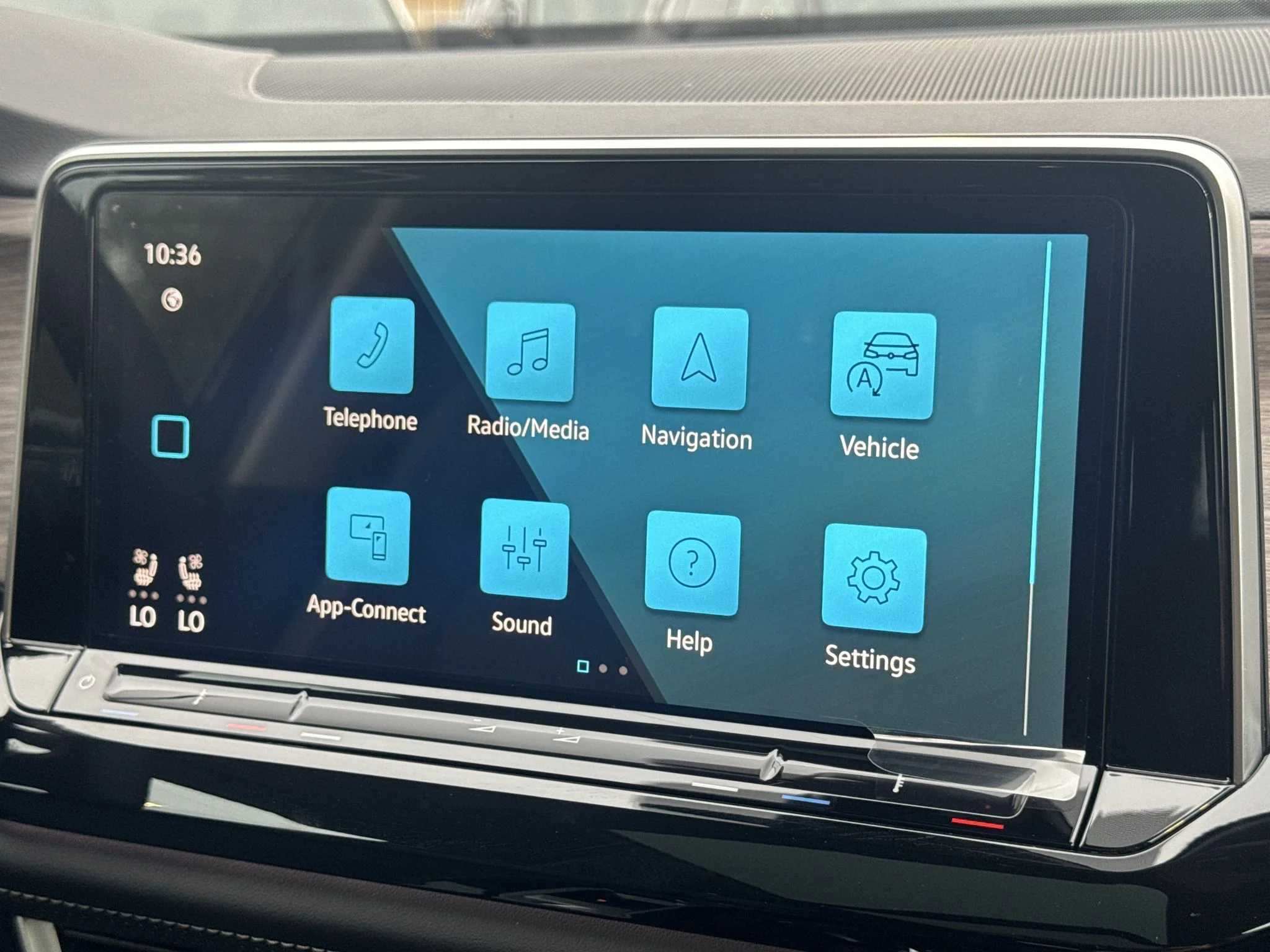 New 2026 Deep Black Pearl Volkswagen 2.0T SEL image 24