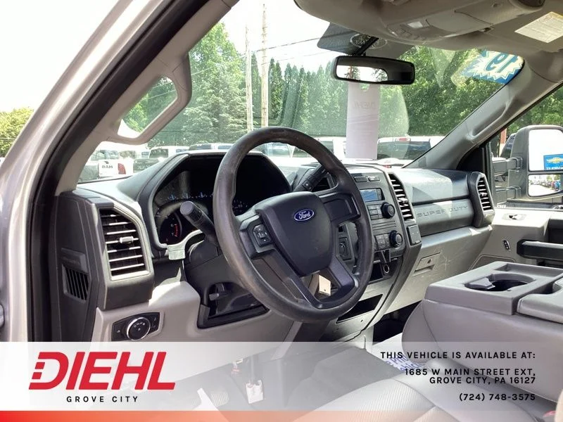 Used 2019 White Ford XL image 23