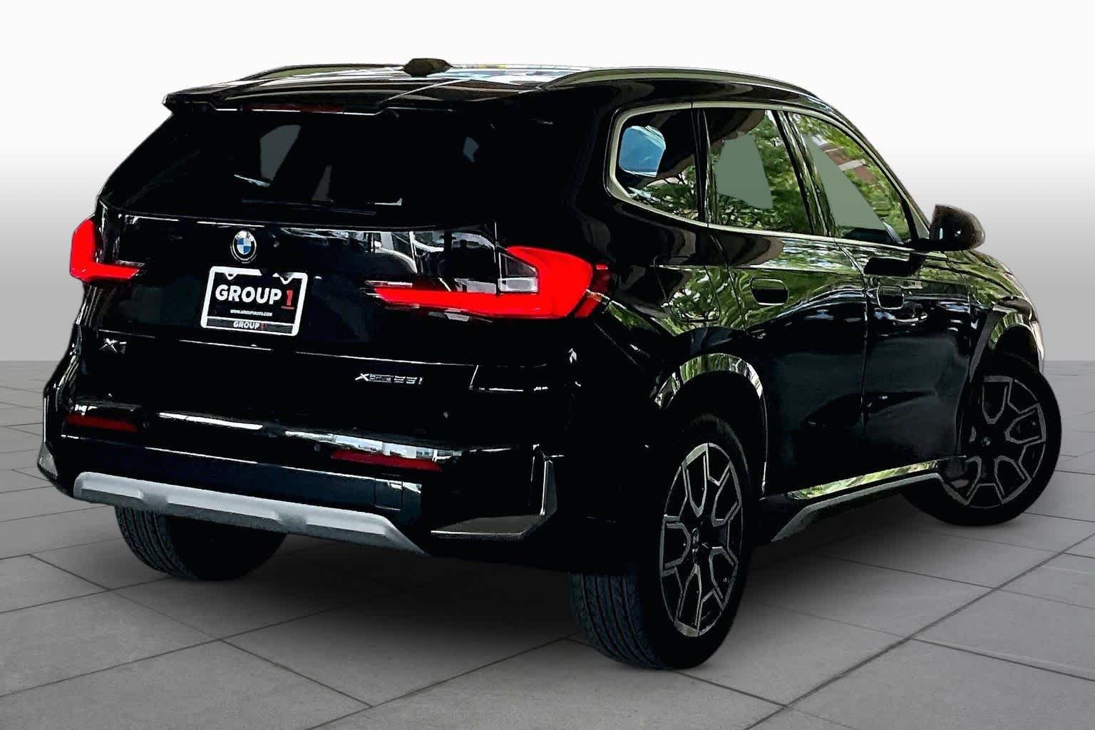Used 2023 Black Sapphire Metallic BMW xDrive28i image 12