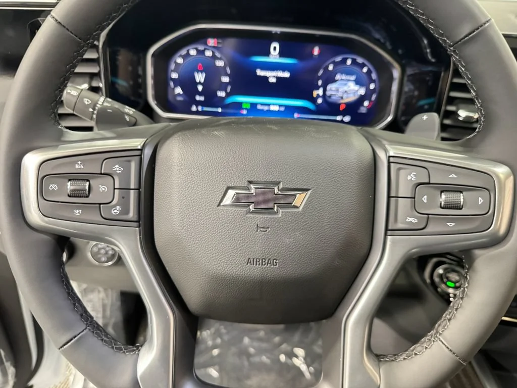 New 2026 Summit White Chevrolet RST image 17