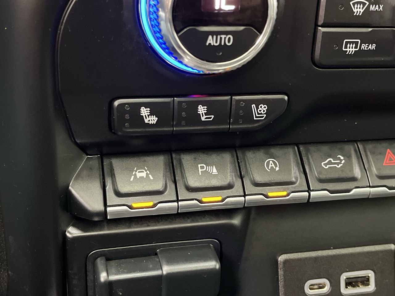 Certified Used 2022 Hunter Metallic GMC Denali image 26