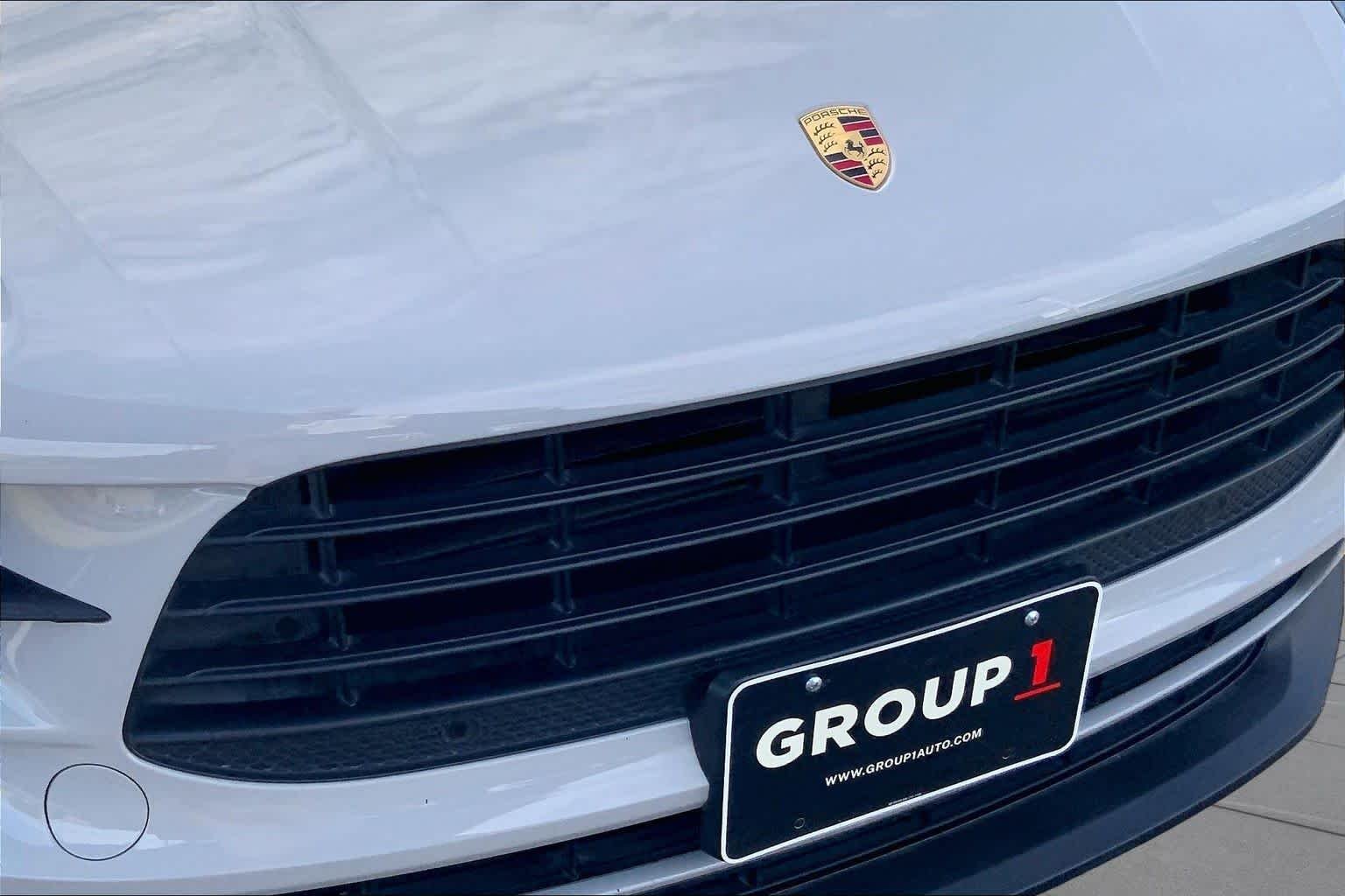 Used 2019 Carrara White Metallic Porsche  image 29