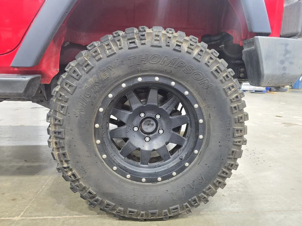 Used 2015 Red Jeep Sahara image 68