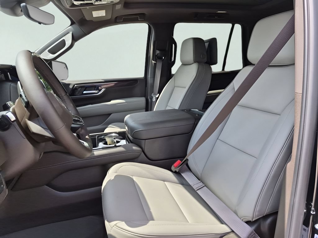 New 2026 Onyx Black GMC Elevation image 17