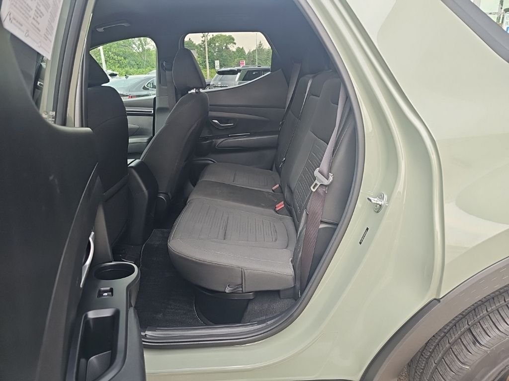 Used 2022 Green Hyundai SEL image 27