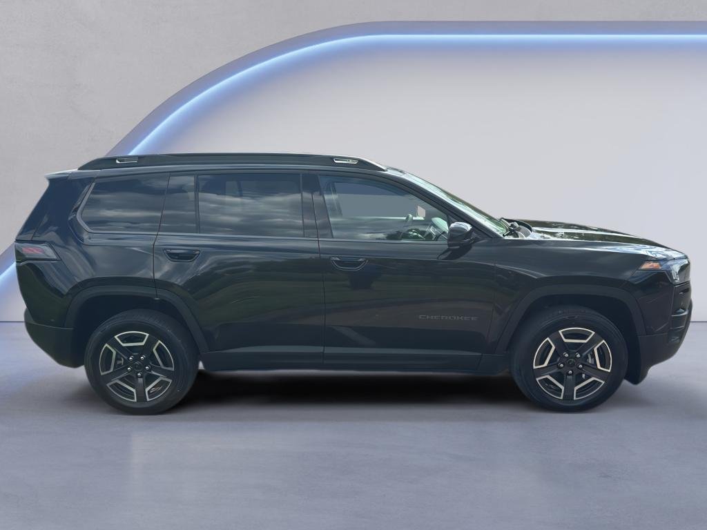 New 2026 Diamond Black Crystal Pearl-Coat Exterior Paint Jeep Limited image 6