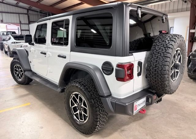 Used 2026 White Jeep Rubicon image 6