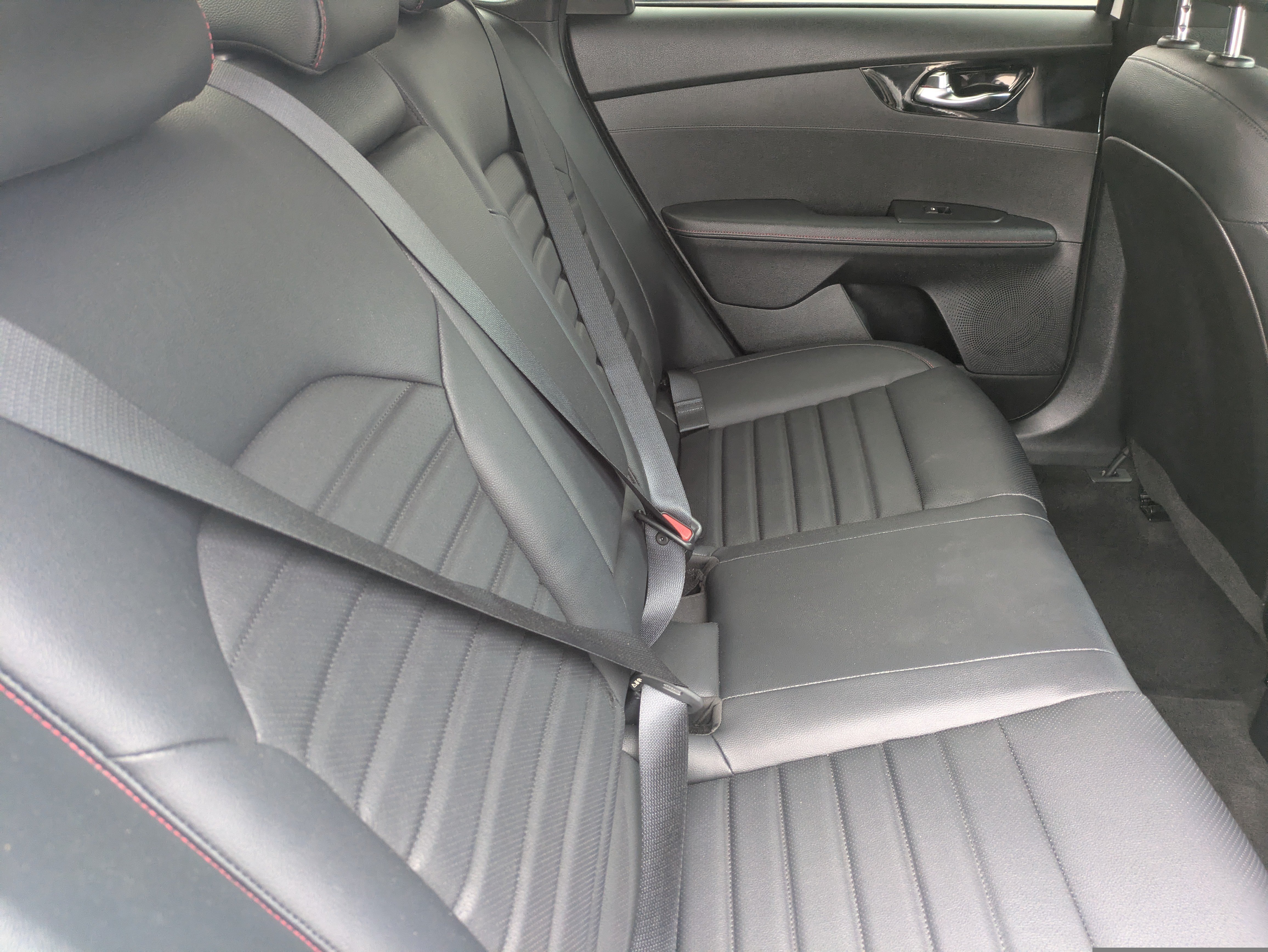 Used 2023 Snow White Pearl Kia GT image 13