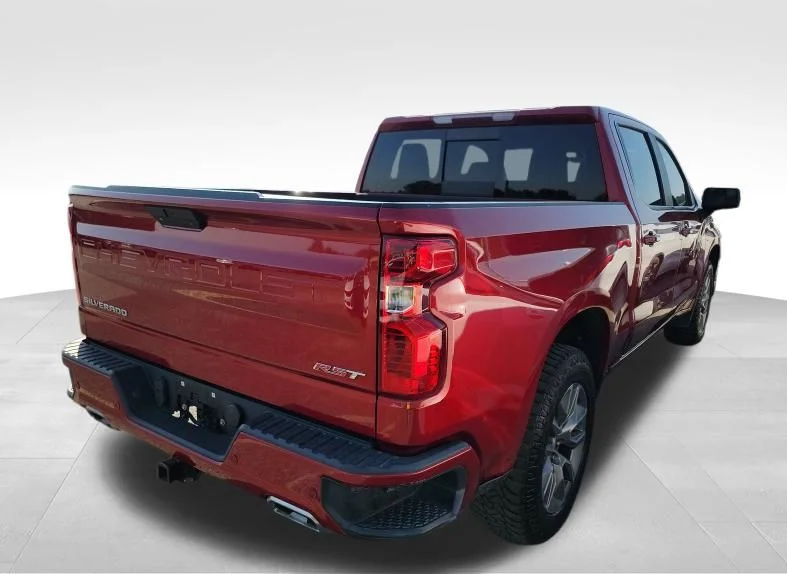 Used 2021 Red Chevrolet RST image 2