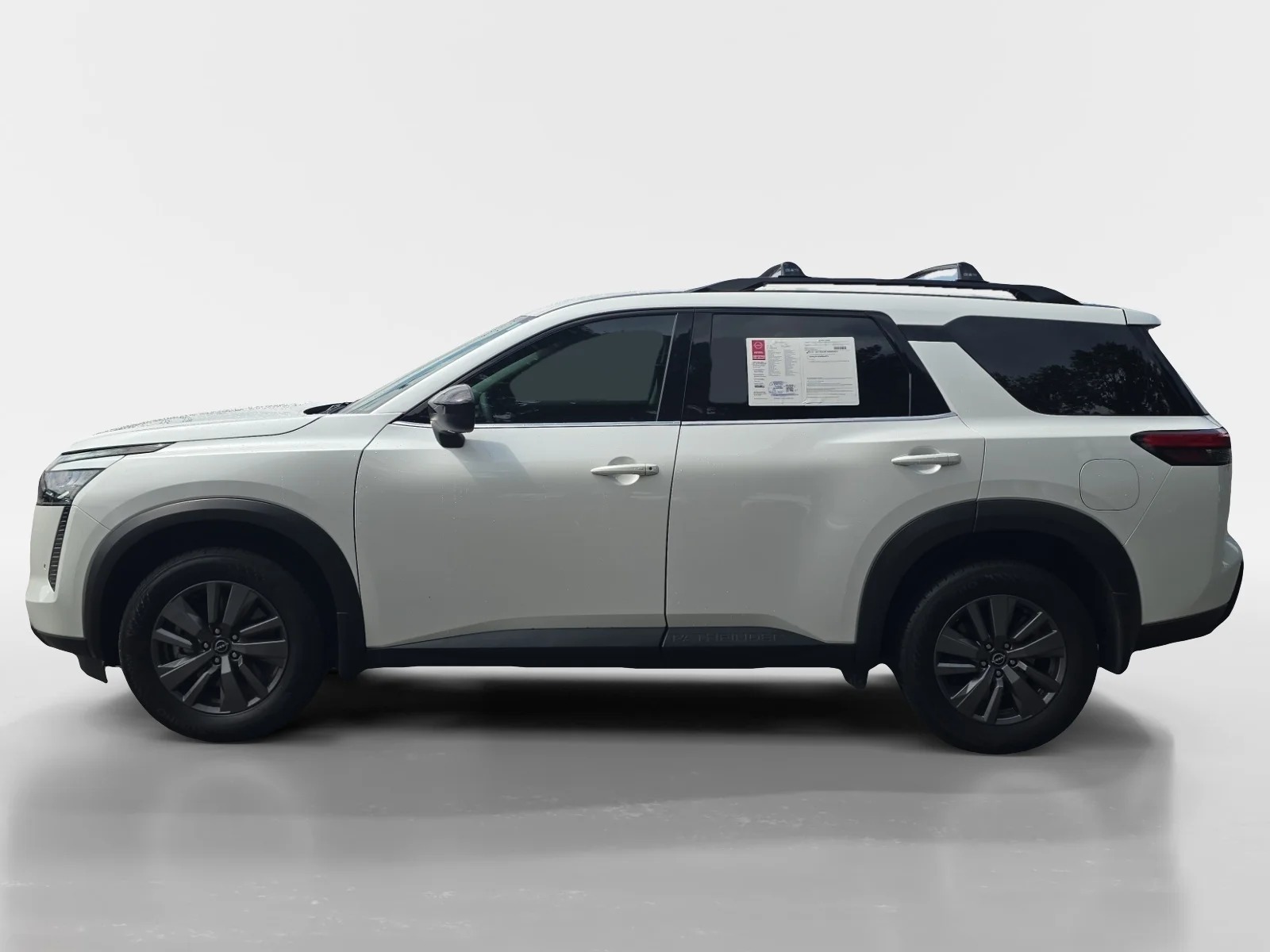Certified Used 2026 Everest White Pearl Tricoat Nissan SV image 2