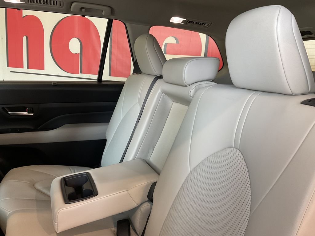 Used 2025 White Toyota XLE image 32