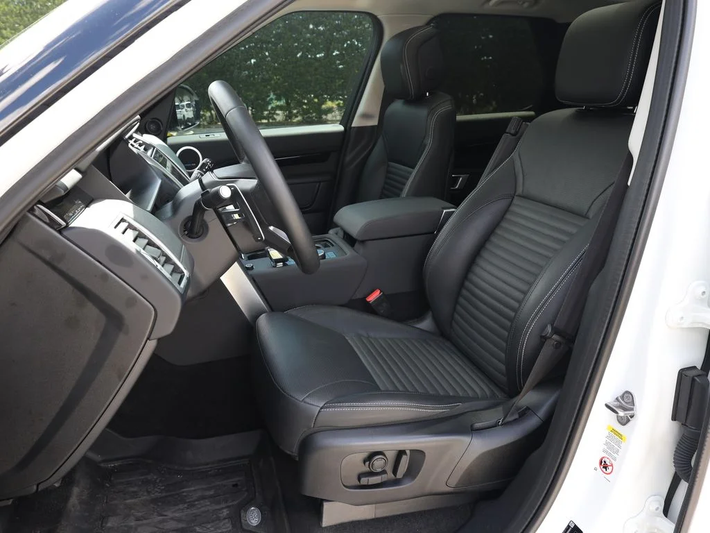 Used 2024 White Land Rover S image 17