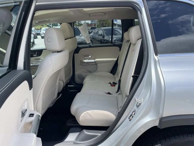 Used 2022  Mercedes-Benz GLB 250 image 10