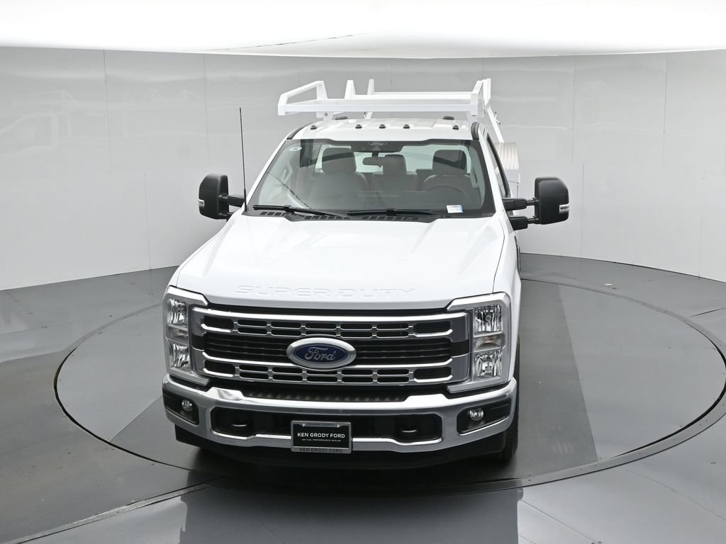 2026 Ford F-350 Super Duty Chassis Cab XL - Photo 39